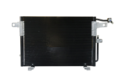 Luftkonditioneringskondensor 4A0260403A 22601775601 Audi 100 Vika