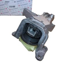 Motorupphängning Gör Renault 586667 112105188R Hutchinson