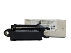 Dörrhandtag Vänster Fram Audi 80 A4 8D0837207A