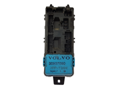 Säkringsbox Volvo 30807016 30807050