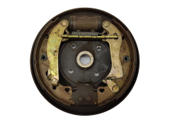 Skivskyddsplåt Szczęk Höger 7701024250 Renault 25