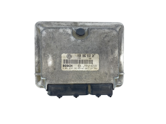 Motorstyrenhet ECU 038906018GN 0281010182 Skoda Bosch 62963