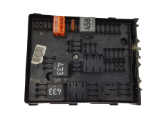 Säkringsbox 1K0937124K 0-1418986-1 VW Audi Skoda Seat 20755