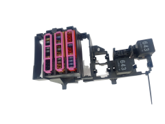 Säkringsbox 8A0937530 Audi