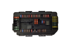 Säkringsbox 6114 V7 922487903 19096.000.001 BMW