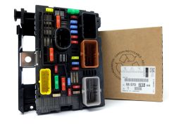 Säkringsbox Ny Original Citroen Peugeot C4 C6 407 9807028580