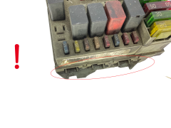 Säkringsbox 51724394 0051724394057657 Alfa Romeo Delphi 58142
