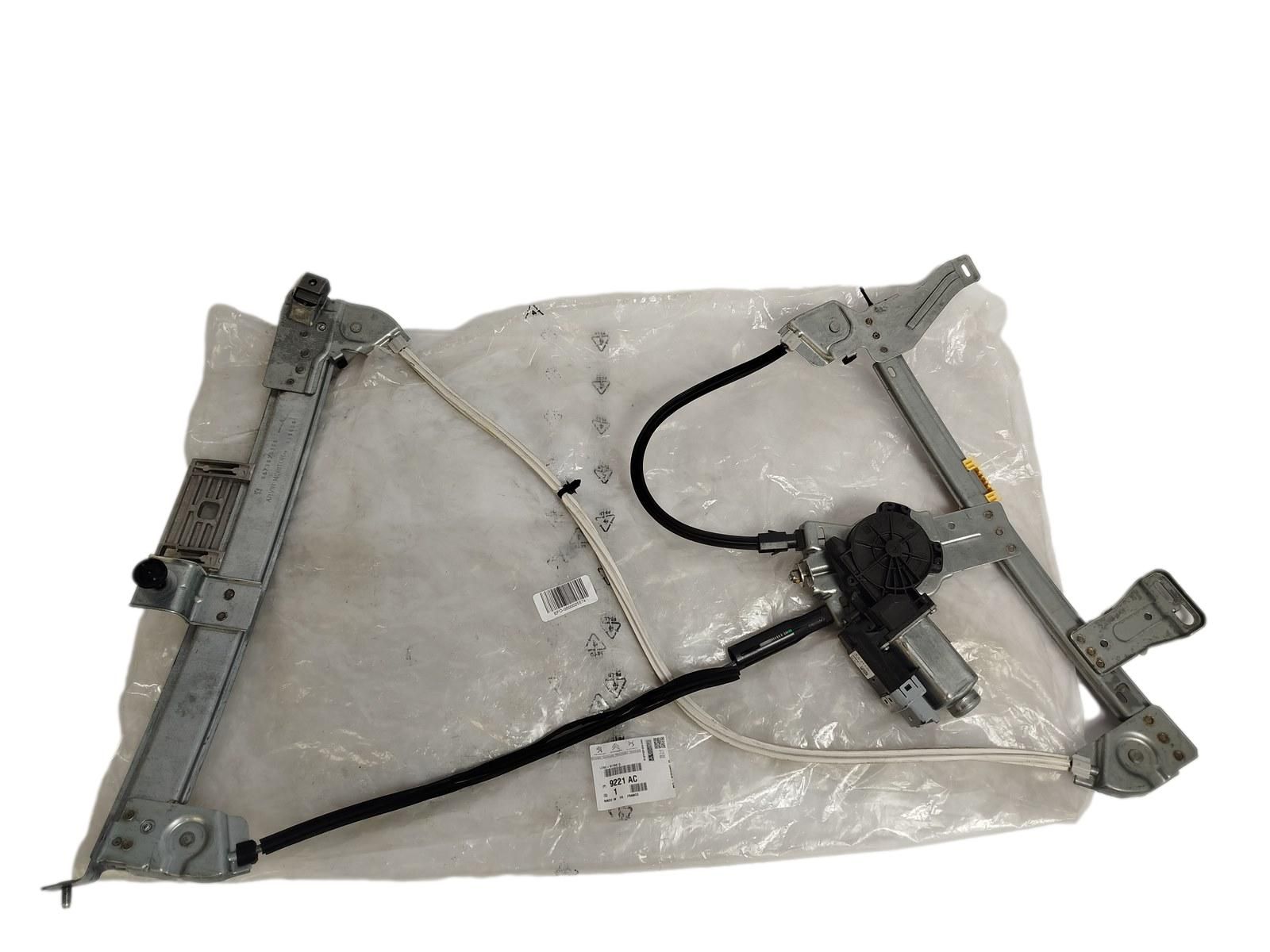Fönsterhiss Vänster Fram Original Peugeot 9221AC 9673835380 main product photo