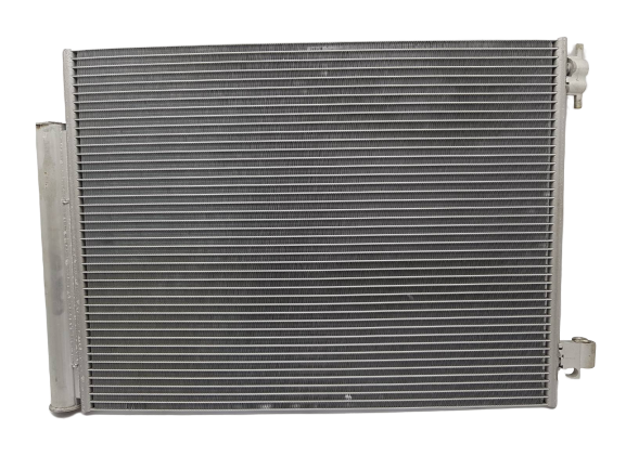 Luftkonditioneringskondensor 921006843R Clio 4 Duster Renault Dacia main product photo