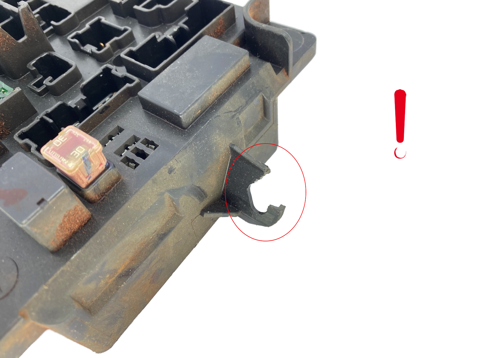 Säkringsbox 8637A647 582F11F03 L8637-003A Mitsubishi main product photo